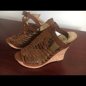 🎁Size 10 Tan wedges